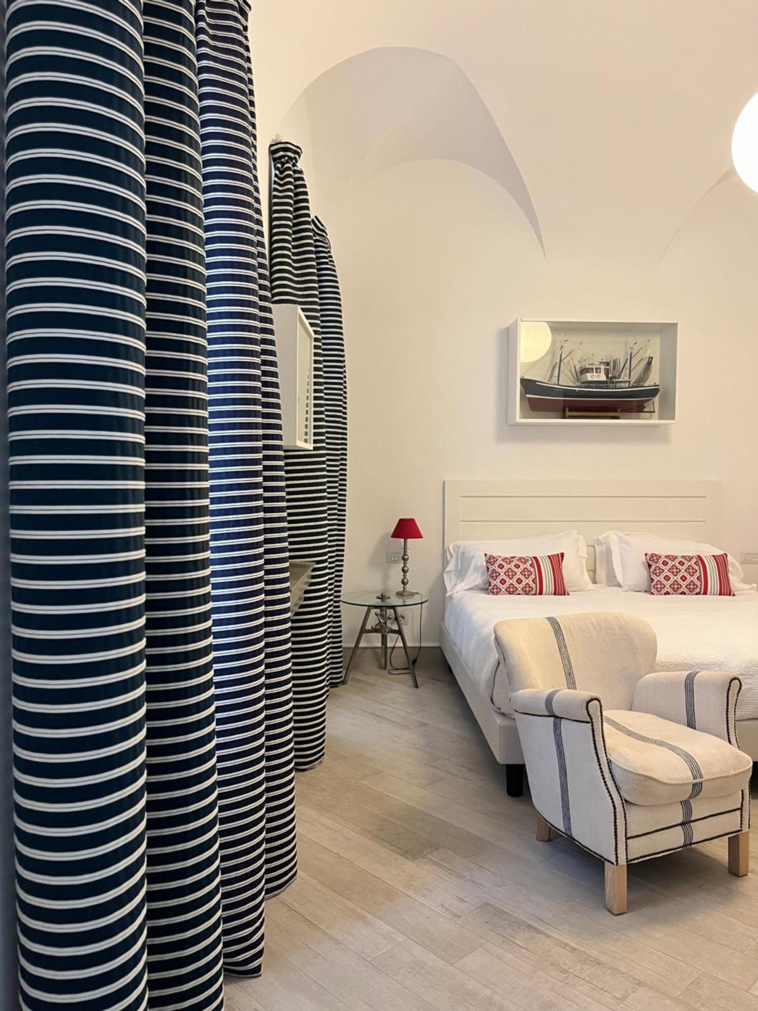 Hotel Marina Charming Rooms フィナーレ・リーグレ エクステリア 写真